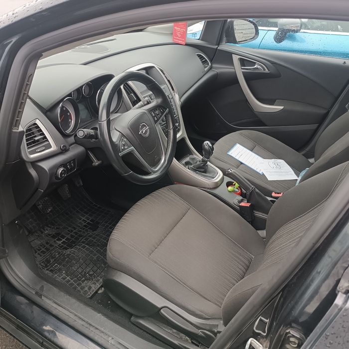 Opel Astra 2011, diesel 182 000k,tel 0747362778m