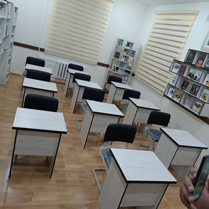 Kutibhona va oʻquv markazlari uchun kotob javonlari va stollar :sexdan