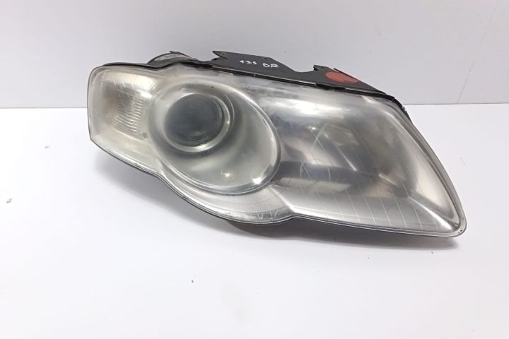 Far dreapta cu defect 3C0941006AB Volkswagen VW Passat B6