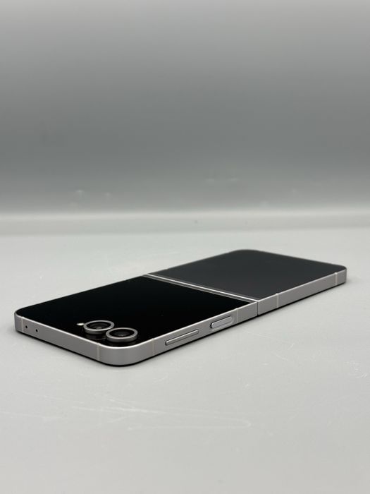 Samsung Z Flip 6 | 512 GB | 12 GB RAM | Baterie 100% | Silver Shadow
