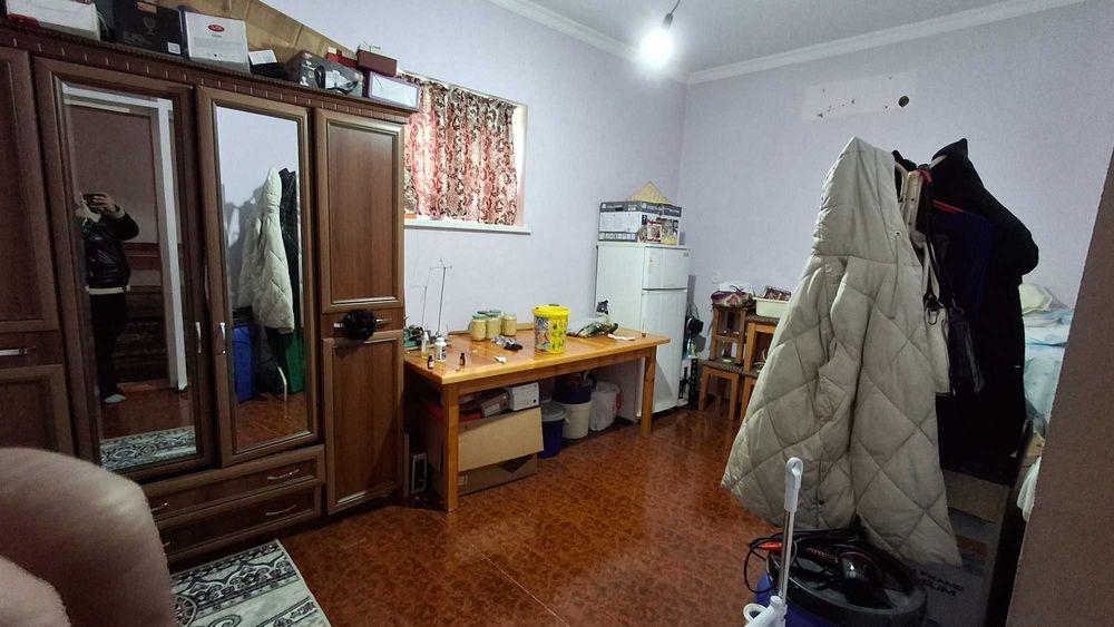 Motrid qorasuv hovli sotiladi 12 sotiq zudlik bilan