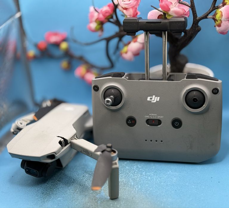 DJI комплект: Mini 2 (за части/ремонт) + DJI RC 2 (заключен)