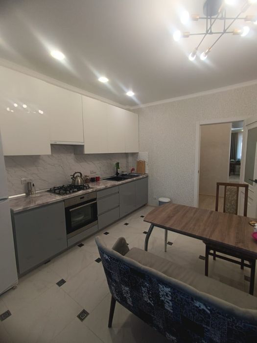 Район Универмаг, 2 комн,74 кв,3/5