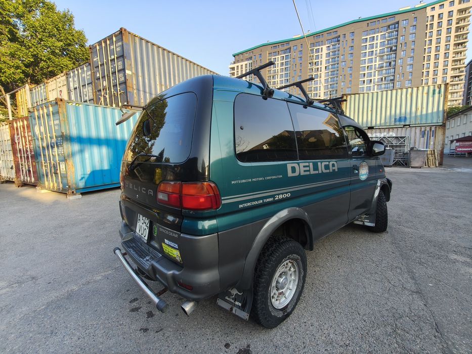 Mitsubishi delica
