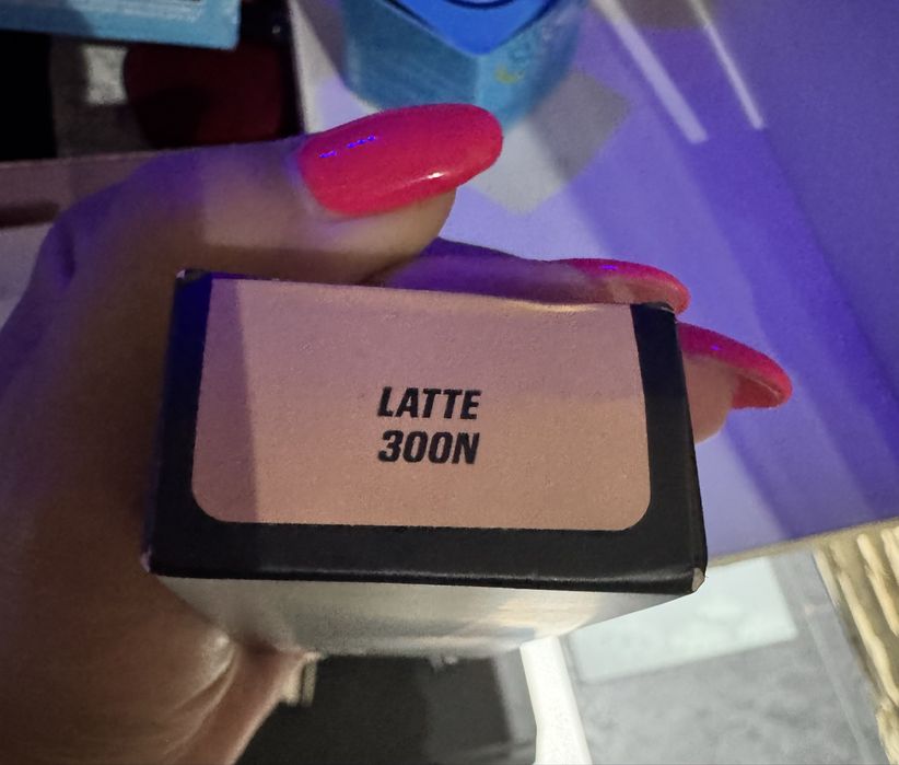 Huda Beauty Easy Blur Natural Airbrush Foundation