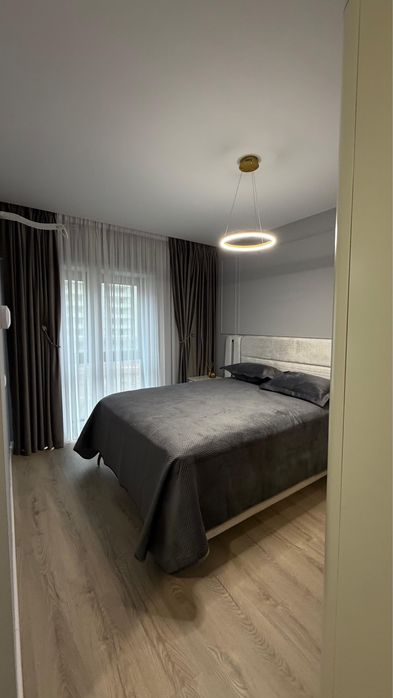 Vand apartament 3 camere