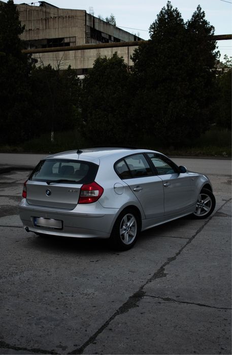 BMW E87 120i 150CP • Trapă • HiFi • Dublu Climatronic • PDC • Full piele • Înmatriculată