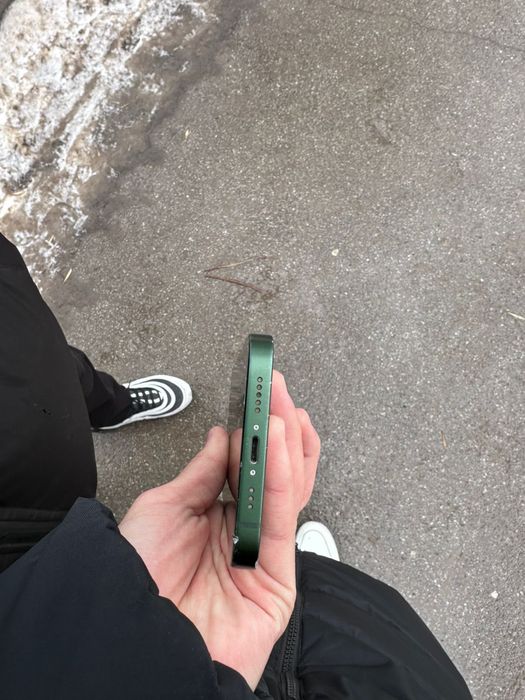 Айфон 13 в хорошем состоянии