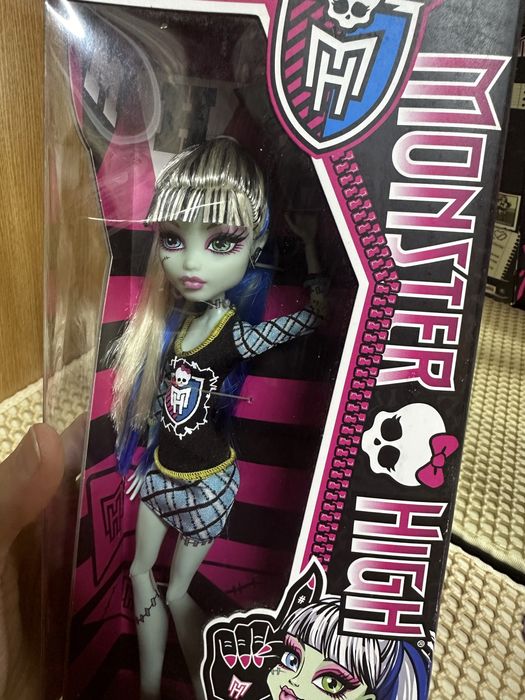 Продам куклу  монстр хай!