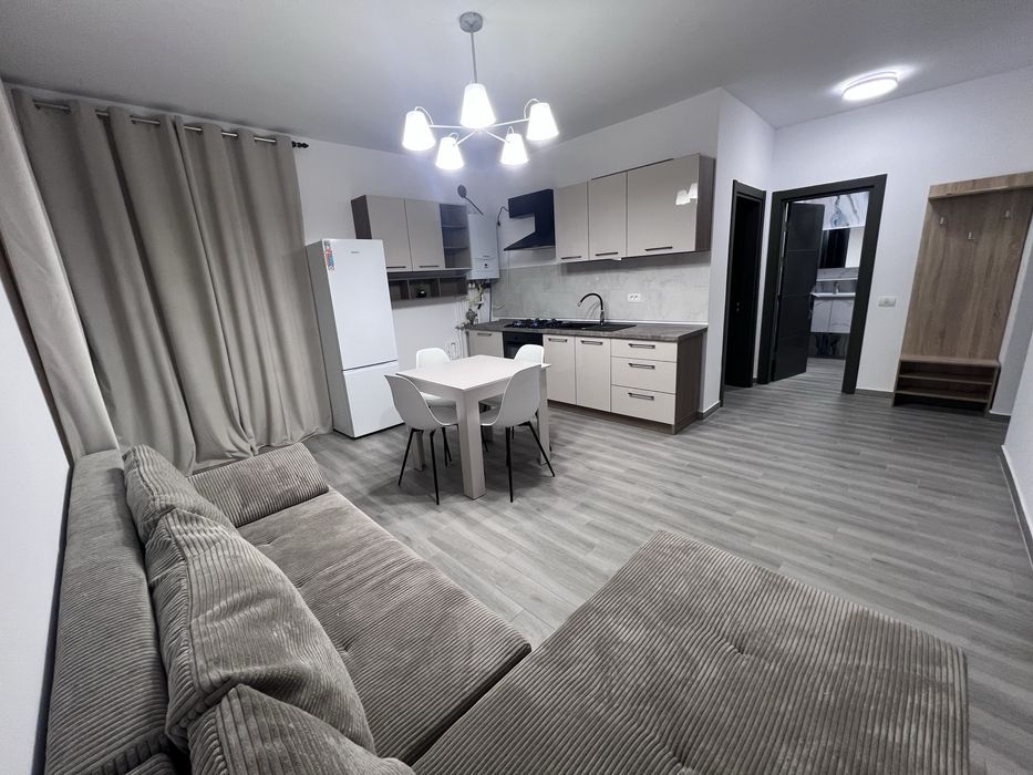 Inchiriez apartament