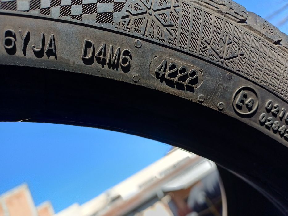 Гуми 225/40/19 Континентал