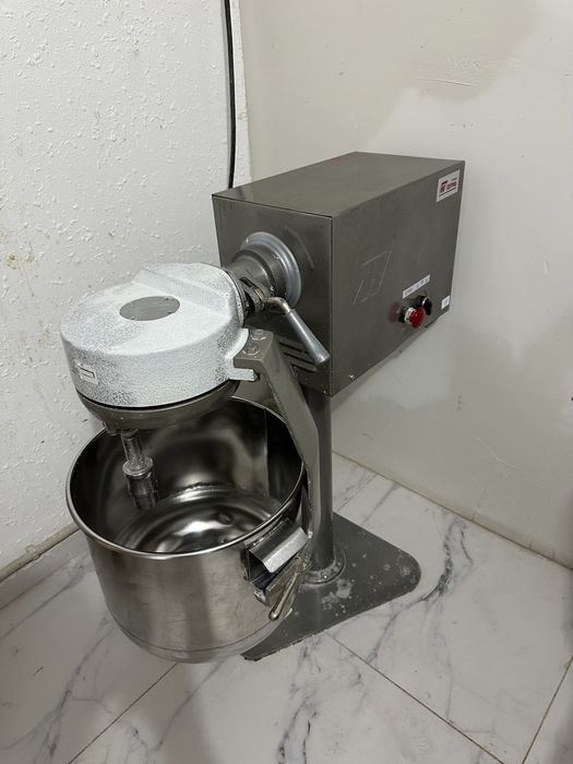 Витринный холодильник  Миксер