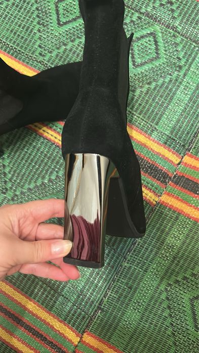 Остроносые ботильоны замш. всего за 20