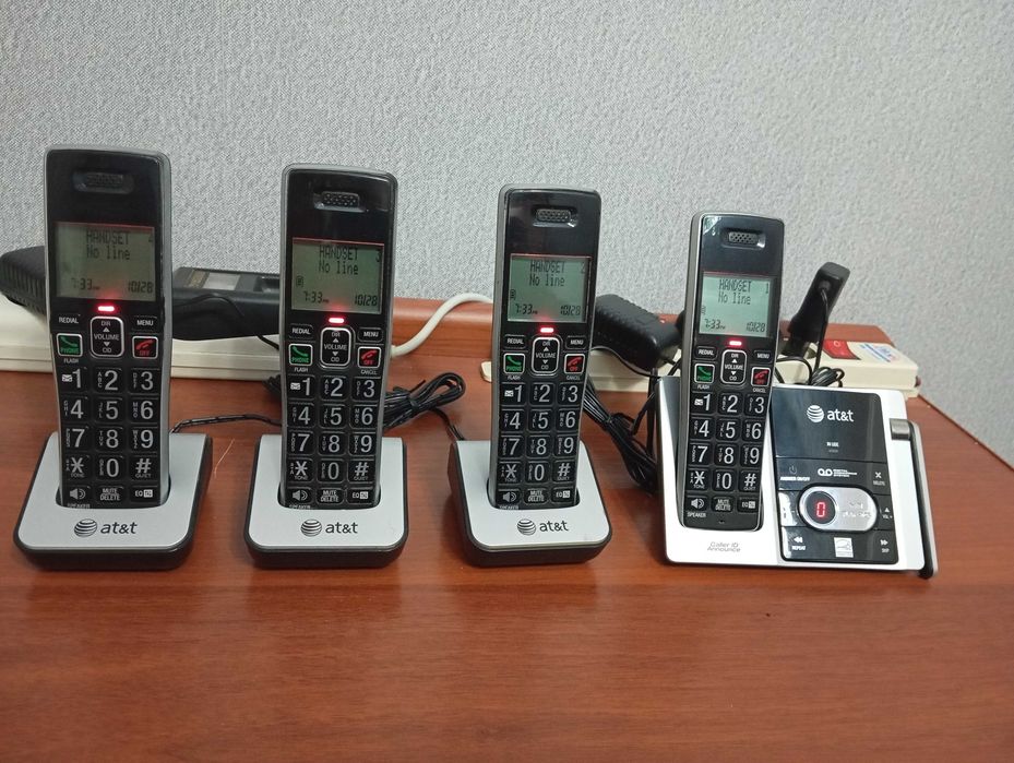 Продам радиотелефон AT&T четыре трубки на один телефонный номер.