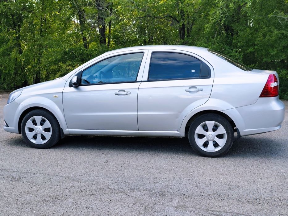 Продам Chevrolet Nexia на автомате.