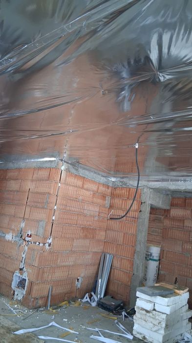 Casa cu autorizație de constr în Aroneanu , materiale premium