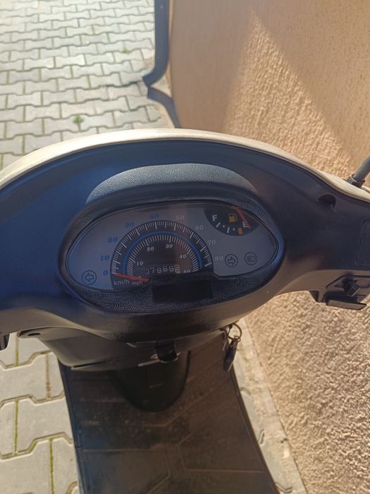 Se vinde scuter perfect functional49!!