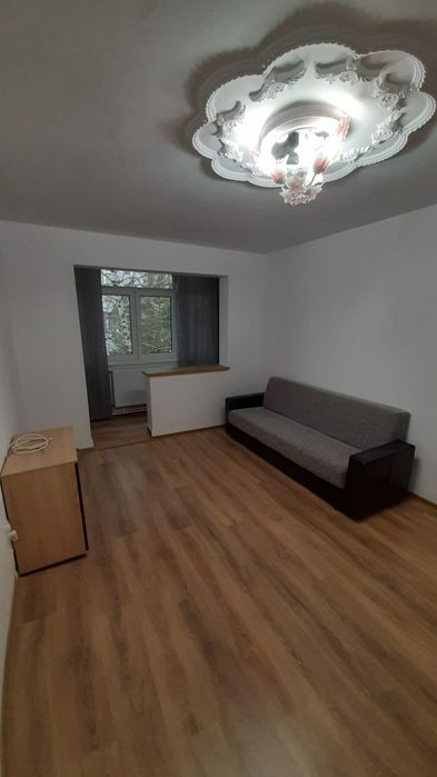 Închiriez apartament