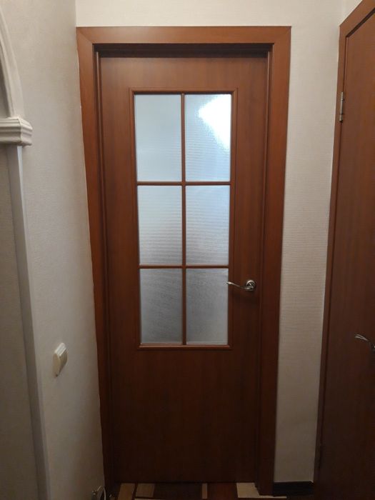 Двери межкомнатные б/у