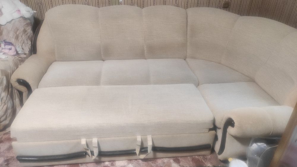 Продам диван угловой+ 1 кресло