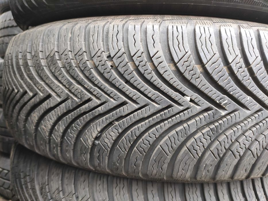 4бр Зимни гуми 215 65 17 - Michelin