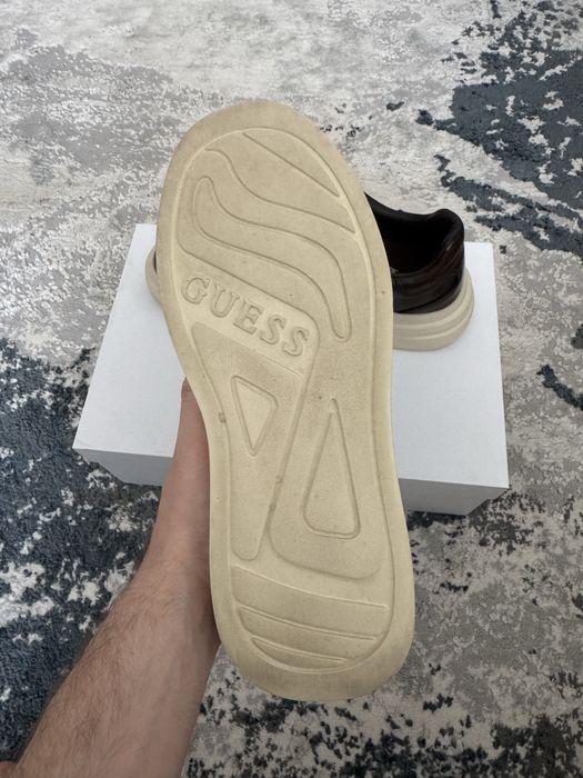 Adidasi GUESS Marimea 41