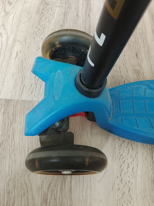 Самокат детский со светом