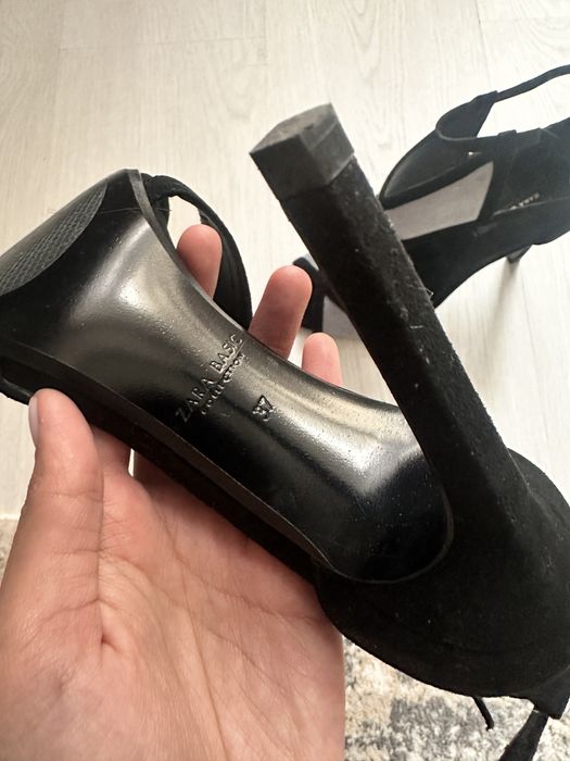 Босоножки Zara