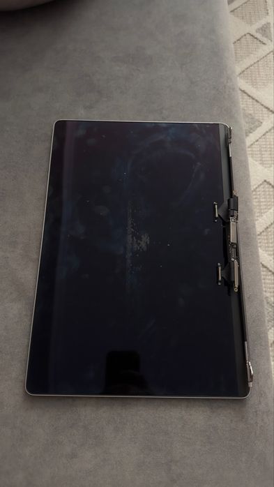 Разбитый экран от Macbook pro 16” 2019г