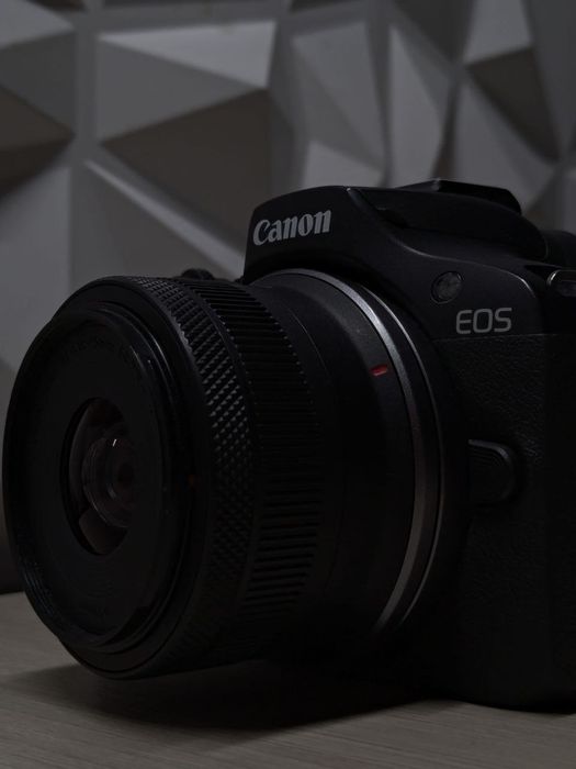 Фотоаппарат CANON R100