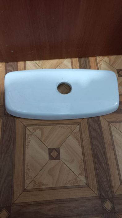 Продам Крышку На  Бачек Для Унитаза.