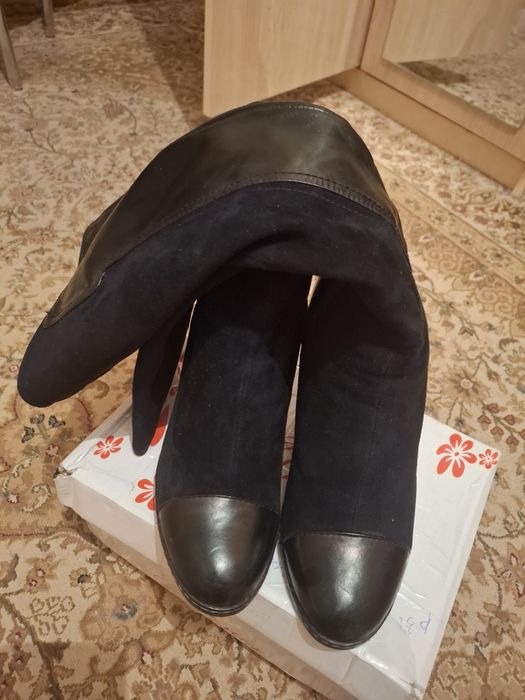 Продам сапоги женскую