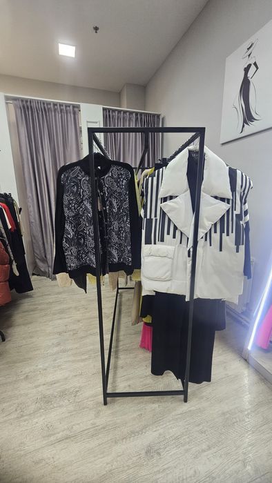 Продам рейл для одежды