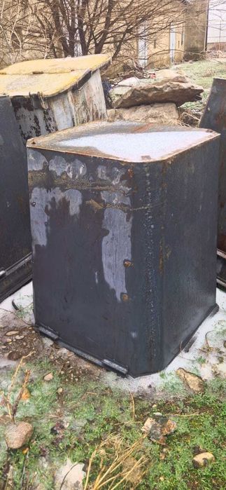 Мусорный контейнер