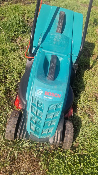 Продам газонокосилку