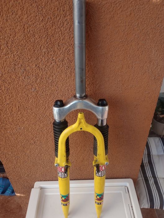 Rockshox Quadra 21 r 26" 25.4мм/1" стрежен