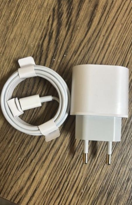 Айфон зарядка, лайтинг