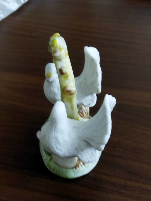 Статуэтка  голубики