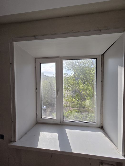 Продам окно б.у 1220на1300мм