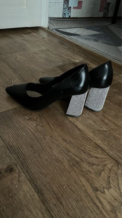 продаю туфлю не дорого