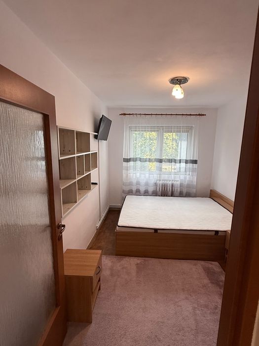 Inchiriez apartament