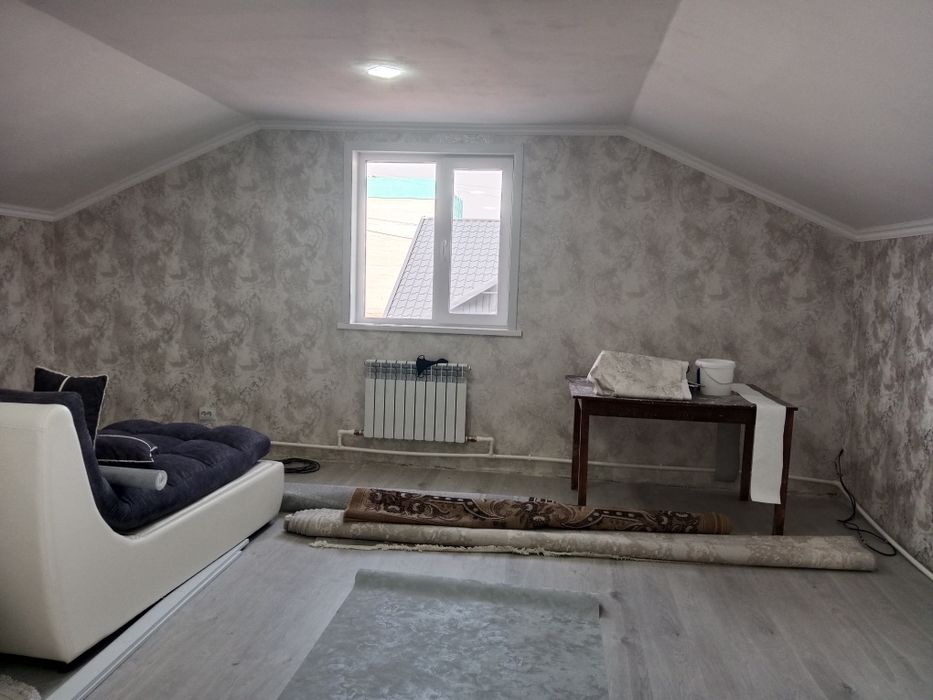 Поклейка обоев Аксу.