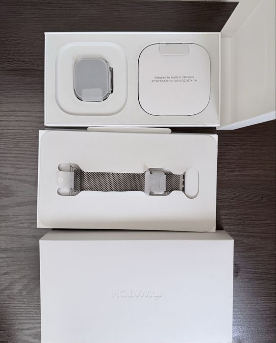Appel Watch Ultra 3 Titanium Milanese Loop (2024)
