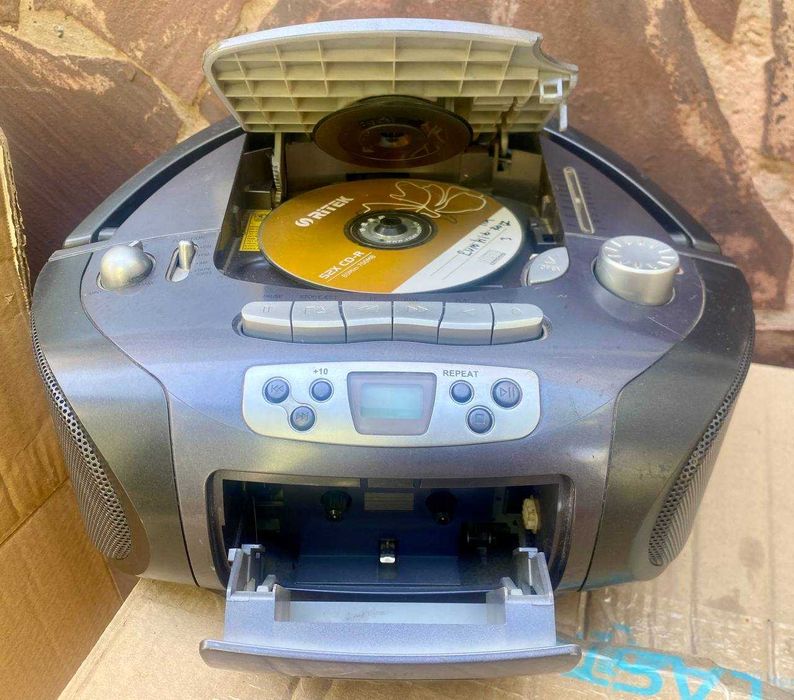 Продам Бумбокс LG, модель LPC-M140X