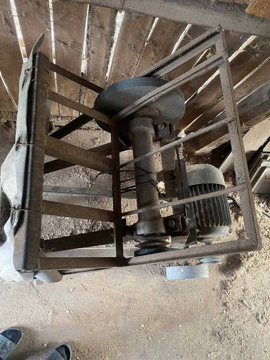 Циркулярна машина за рязане на дърва