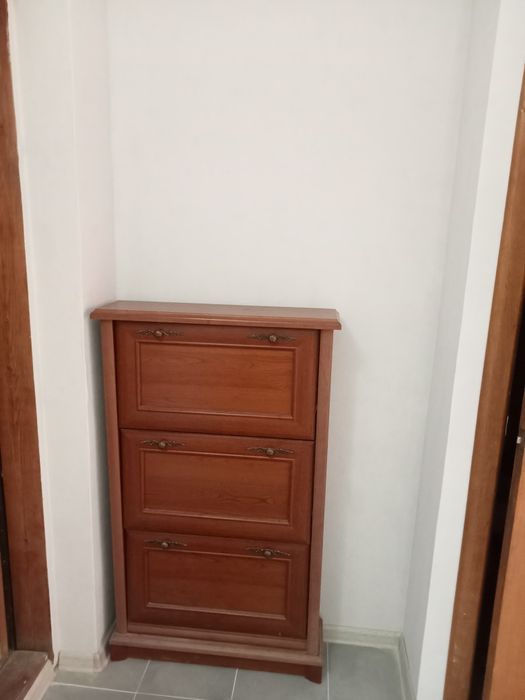 Продам обувницу в хорошем состоянии