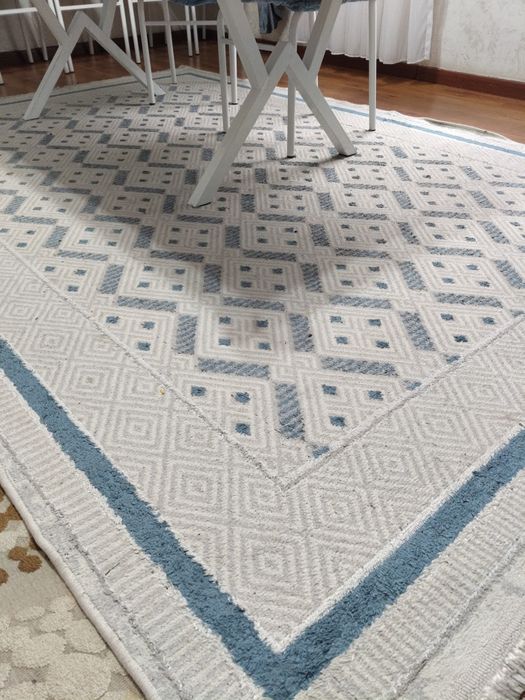 Продам 2*3 ковер б/у