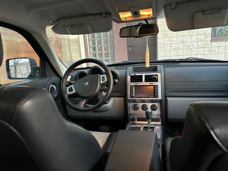 Vând Dodge Nitro 4x4 an  Dec 2008 Ocazie