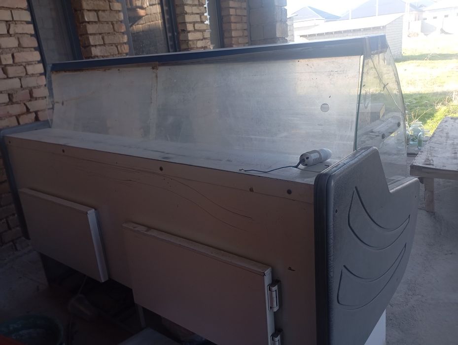 Витринный холодильник