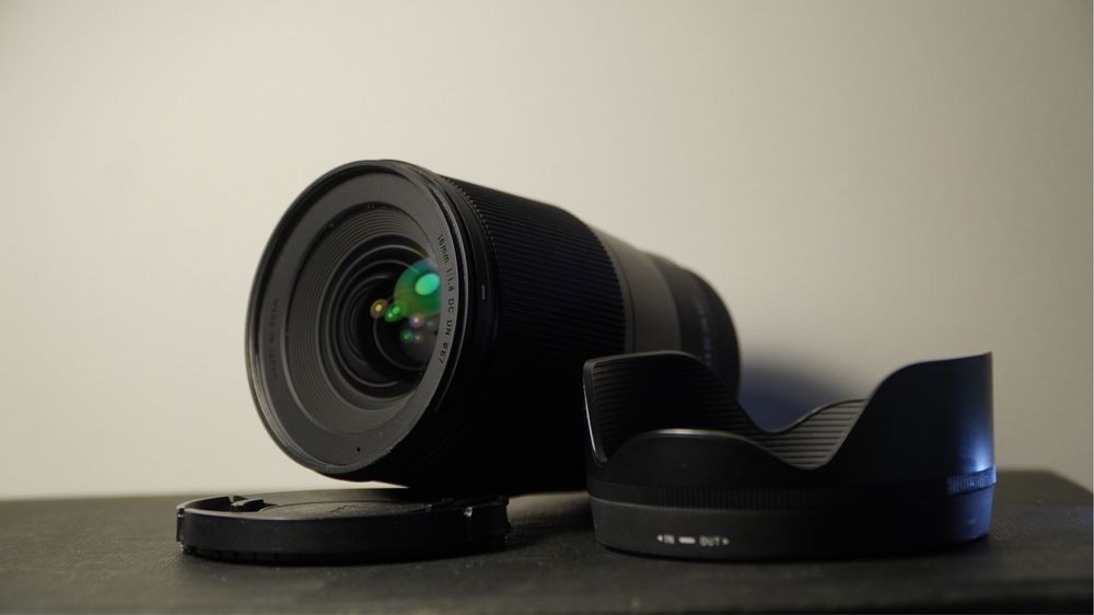 Sigma 16 mm f1.4 DC DN la cutie , montura sony e